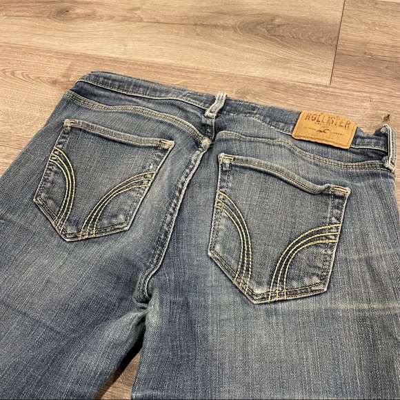 Hollister ‘Social Stretch’ Med Rise Boot Cut Jeans - Picture 3 of 14